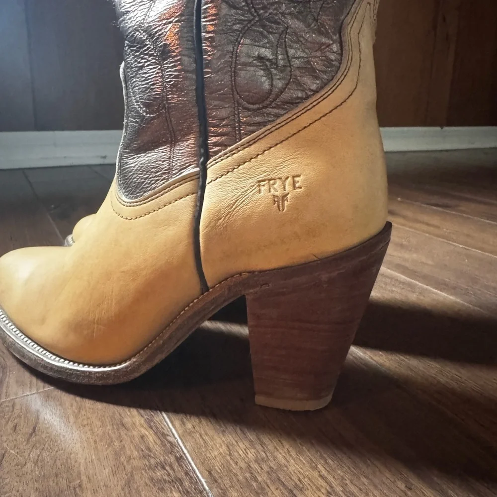 Vintage Frye Tall Western Boots Women’s 8 B Made USA Two-Tone Leather Heeled